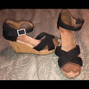 TOMS wedges